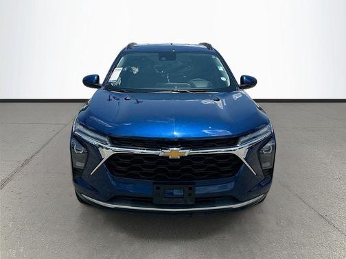 Blue Glow Metallic 2024 Chevrolet Trax LT