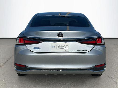 2023 Lexus ES 250 Base