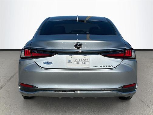 2023 Lexus ES 250 Base