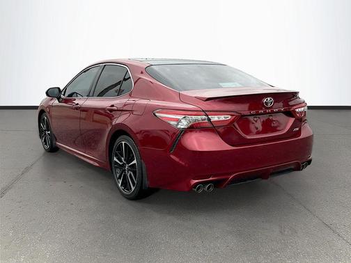 Pearl 2018 Toyota Camry XSE
