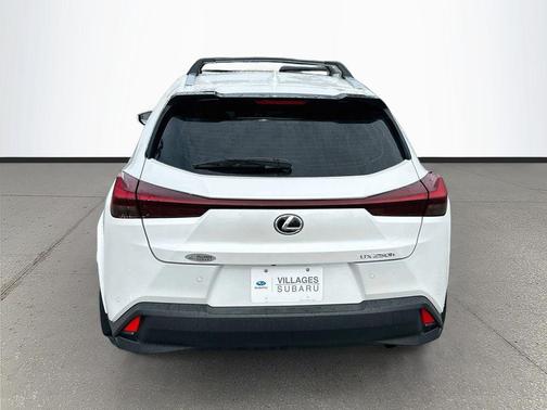 Eminent White Pearl 2024 Lexus UX 250h Base