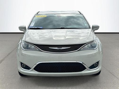 Luxury White Pearlcoat 2020 Chrysler Pacifica Touring