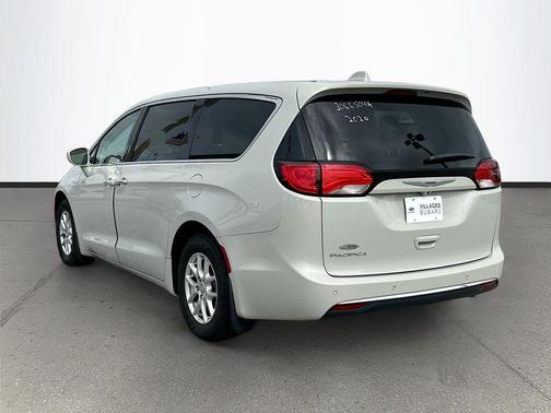 Luxury White Pearlcoat 2020 Chrysler Pacifica Touring