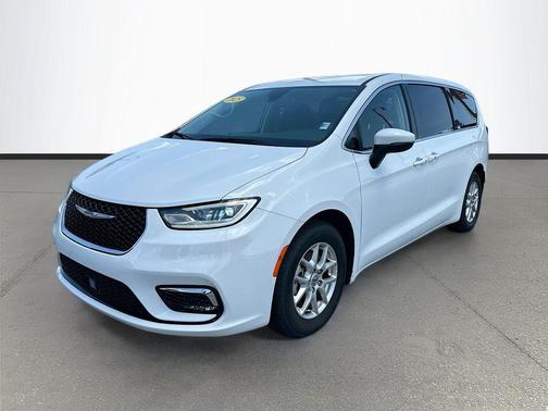 Bright White Clearcoat 2023 Chrysler Pacifica Touring L