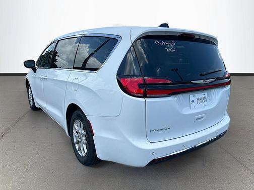 Bright White Clearcoat 2023 Chrysler Pacifica Touring L