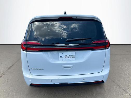 Bright White Clearcoat 2023 Chrysler Pacifica Touring L