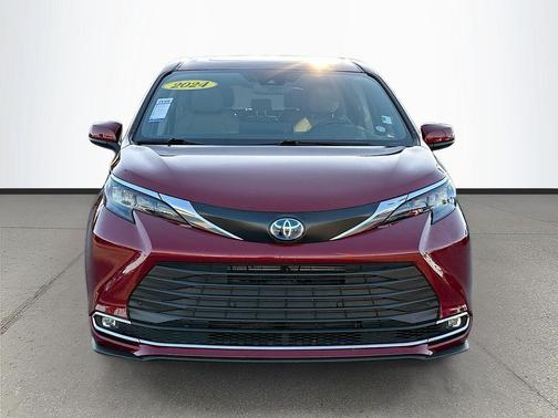2024 Toyota Sienna XLE