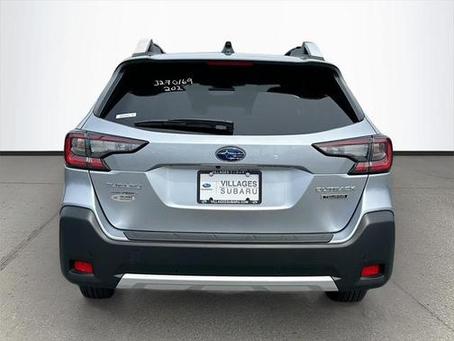 2025 Subaru Outback Touring