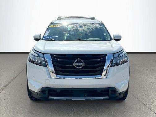 2023 Nissan Pathfinder SL FWD