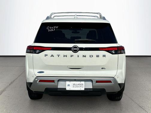 2023 Nissan Pathfinder SL FWD