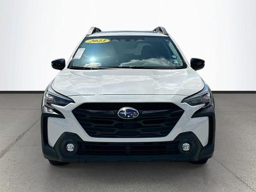Crystal White Pearl 2023 Subaru Outback Onyx Edition
