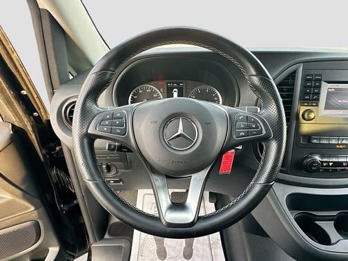 2018 Mercedes-Benz Metris Base