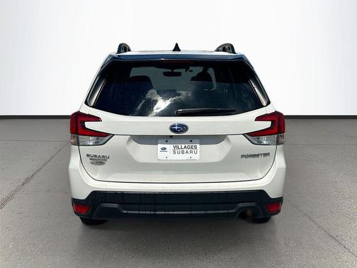 Crystal White Pearl 2024 Subaru Forester Premium