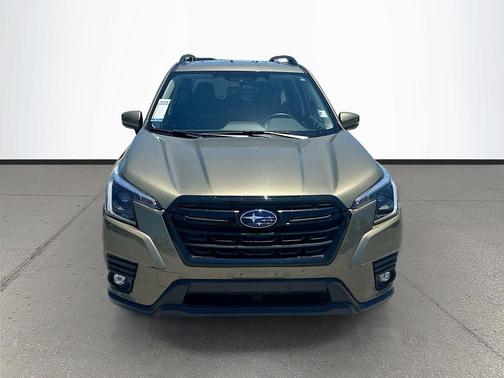 Green Metallic 2024 Subaru Forester Limited