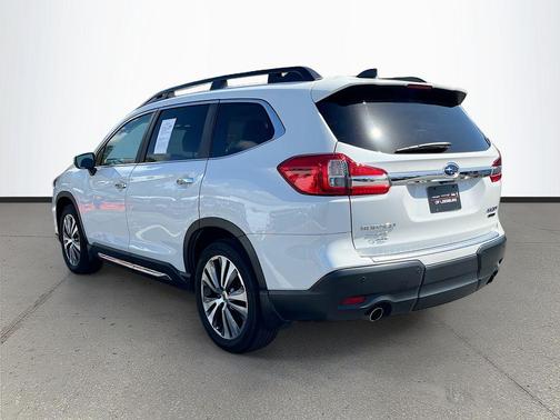 Crystal White Pearl 2022 Subaru Ascent Touring 7-Passenger