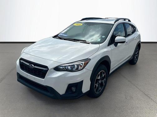 Crystal White Pearl 2018 Subaru Crosstrek 2.0i Premium