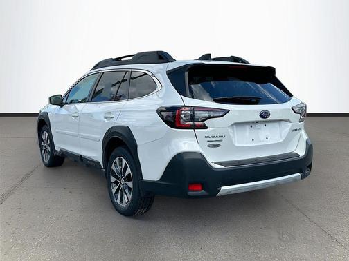 Crystal White Pearl 2023 Subaru Outback Limited