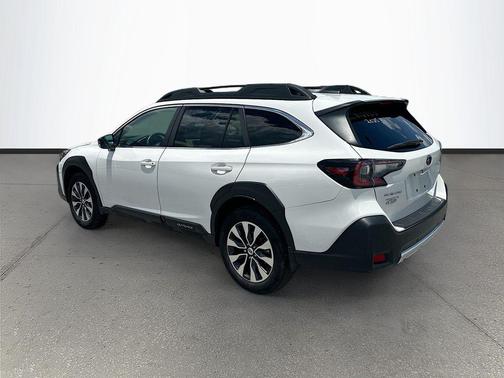 Crystal White Pearl 2025 Subaru Outback Limited