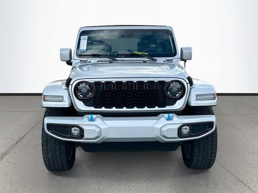 Silver Zynith Clearcoat 2024 Jeep Wrangler 4xe High Altitude