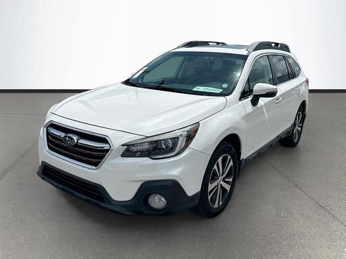 Crystal White Pearl 2019 Subaru Outback 2.5i Limited