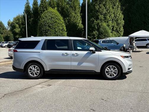 2023 Kia Carnival LX
