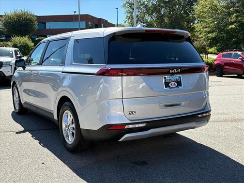 2023 Kia Carnival LX
