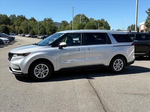 2023 Kia Carnival LX