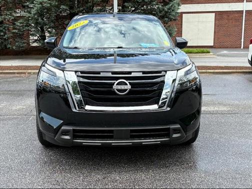 2023 Nissan Pathfinder S 4WD
