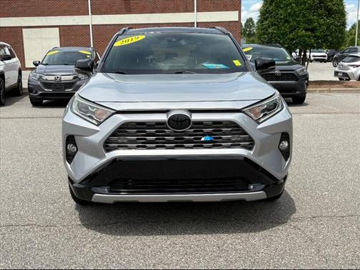 2019 Toyota RAV4 Hybrid SE