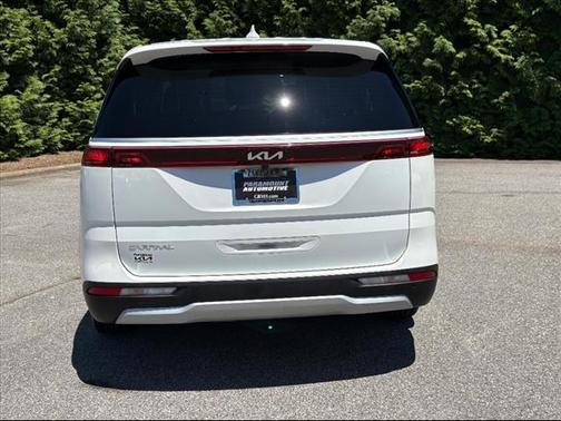 2024 Kia Carnival LX