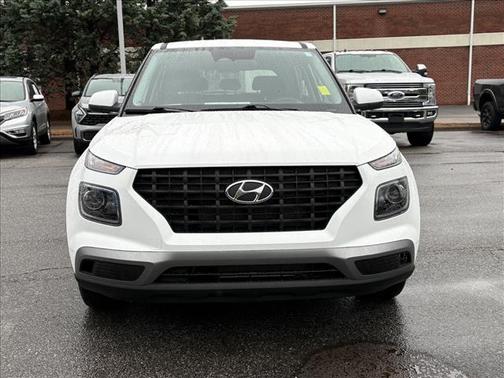 Lunar White 2026 Hyundai VENUE SE