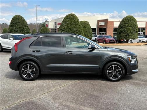 Interstellar Gray 2025 Kia Niro EX
