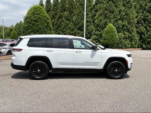 2022 Jeep Grand Cherokee L Laredo