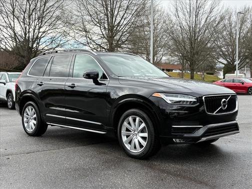 2016 Volvo XC90 T6 Momentum