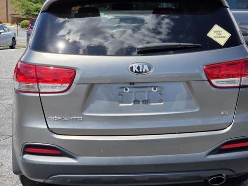 2016 Kia Sorento LX