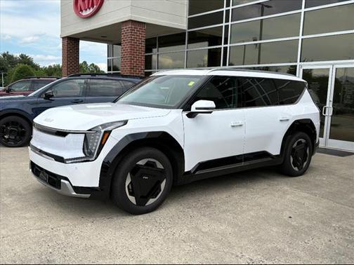 2025 Kia EV9 Land
