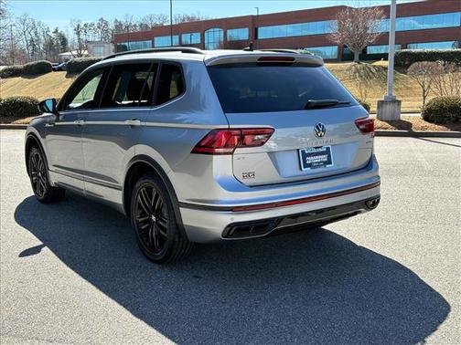 2022 Volkswagen Tiguan 2.0T SE R-Line Black 4MOTION