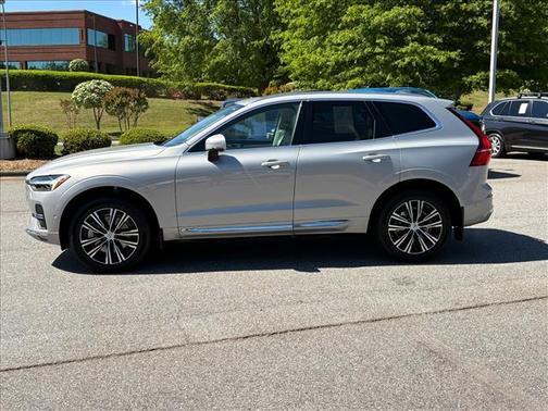 Silver Dawn Metallic 2022 Volvo XC60 B5 Inscription