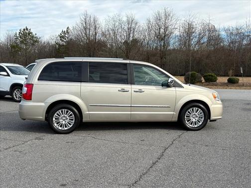 2013 Chrysler Town & Country Limited