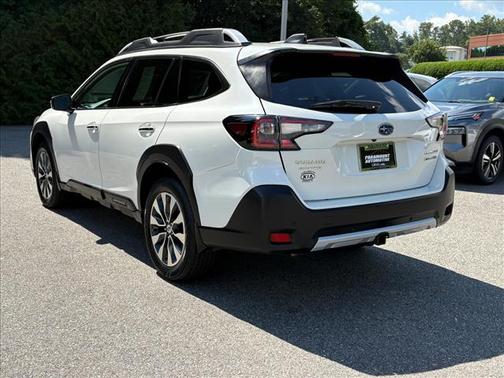 Crystal White Pearl 2023 Subaru Outback Touring XT