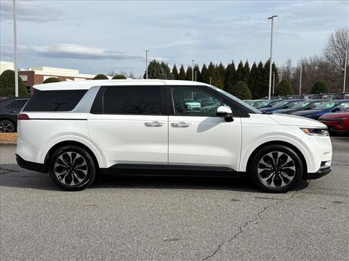 2022 Kia Carnival EX