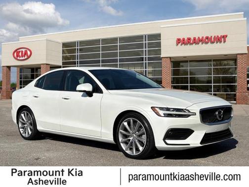 2020 Volvo S60 T6 Momentum