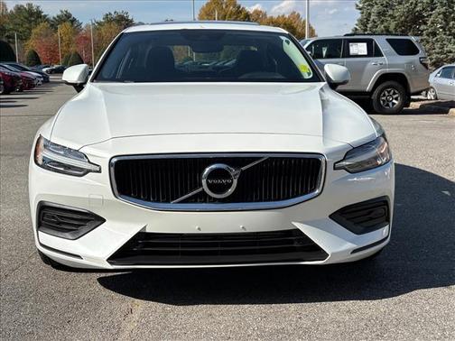 2020 Volvo S60 T6 Momentum