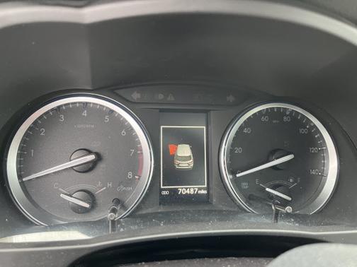 Photo 5 of 20 of 2018 Toyota Highlander Limited Platinum