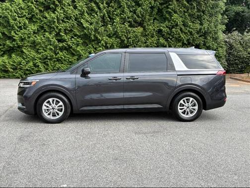 2023 Kia Carnival LX
