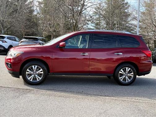 2018 Nissan Pathfinder SV