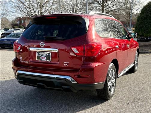 2018 Nissan Pathfinder SV