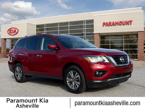 2018 Nissan Pathfinder SV