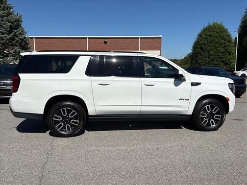 2021 GMC Yukon XL 4WD AT4