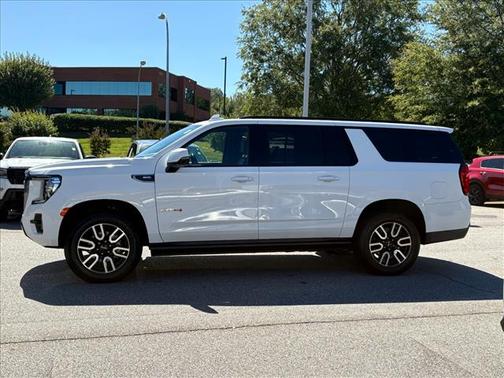 2021 GMC Yukon XL 4WD AT4